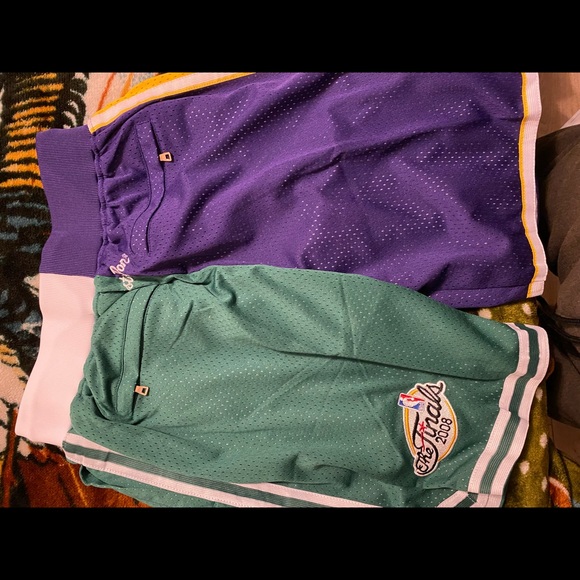 Basketball shorts - Picture 2 of 4